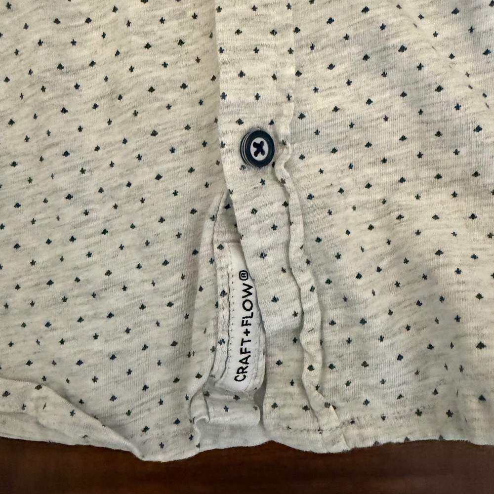 Craft + Flow Boys Light Heather Grey Navy Fleur Print Button Down Shirt Size 6 - Picture 3 of 6
